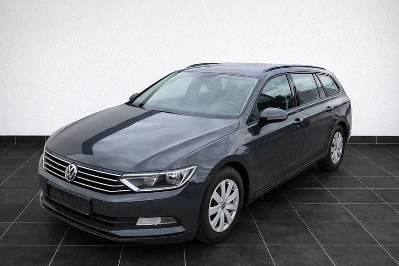 Gebraucht VW Passat Trendline 150 PS (110 kW) 2017 Grau Kombi
