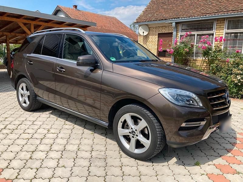 Gebraucht Mercedes ML350 258 PS (189 kW) 2014 Braun SUV