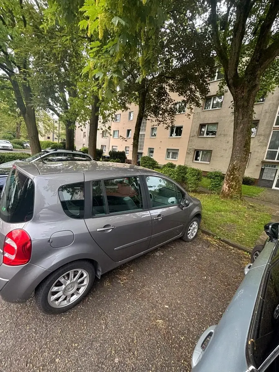 Używany Renault Modus 75 KM (55 kW) 2011 Szary Minivan
