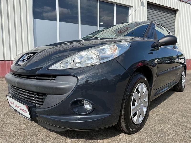 Grau Gebraucht 2011 Peugeot 206+ Kleinwagen | 1.180 € (Superpreis) - Bild 1/4