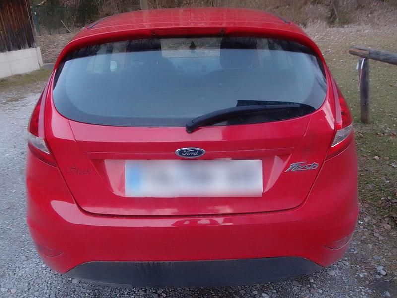Gebraucht Ford Fiesta 60 PS (44 kW) 2009 Rot Kleinwagen
