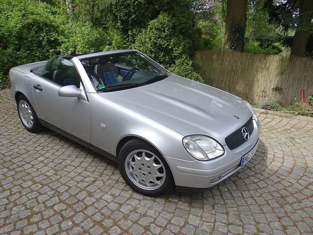 Gebraucht Mercedes SLK230 193 PS (141 kW) 1997 Silber metallic Cabrio