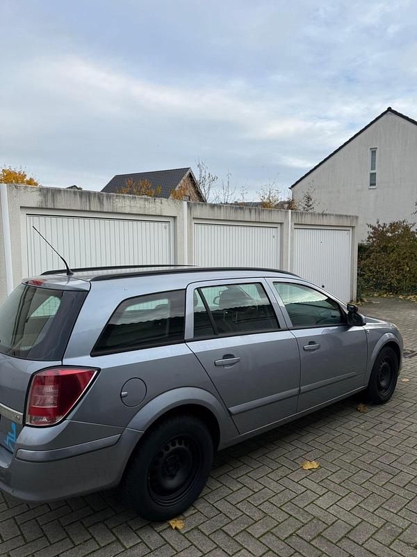 Gebraucht Opel Astra 140 PS (102 kW) 2007 Grau Kombi