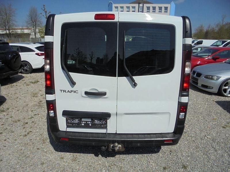 Gebraucht Renault Trafic 121 PS (88 kW) 2018 Weiß Van / Kleinbus