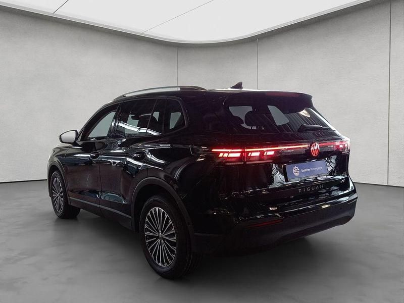 Gebraucht VW Tiguan Life 150 PS (110 kW) 2025 Grau SUV