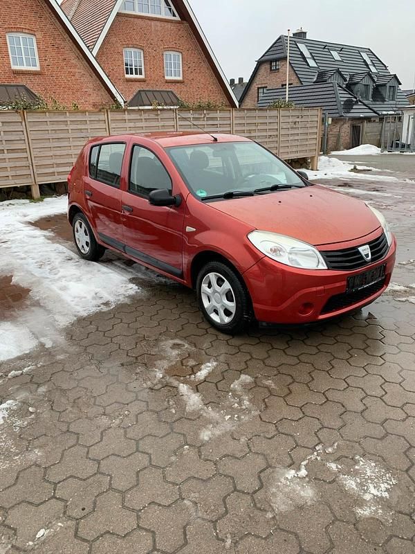 Gebraucht Dacia Sandero 75 PS (55 kW) 2009 Rot Kleinwagen