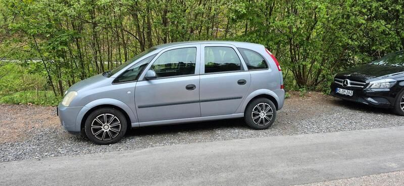 Grau Gebraucht 2003 Opel Meriva Van / Kleinbus | 520 € (Superpreis) - Bild 1/3