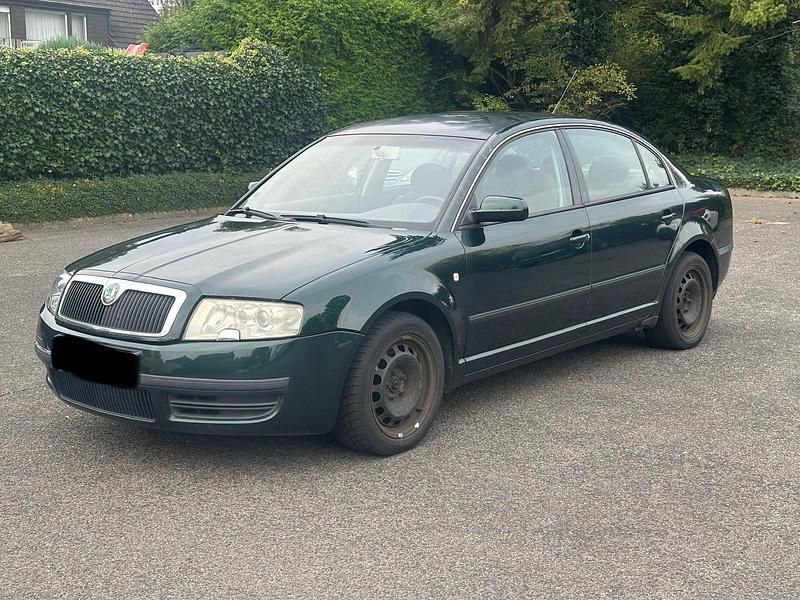 Grün Gebraucht 2003 Skoda Superb Limousine | 500 € (Superpreis) - Bild 1/4