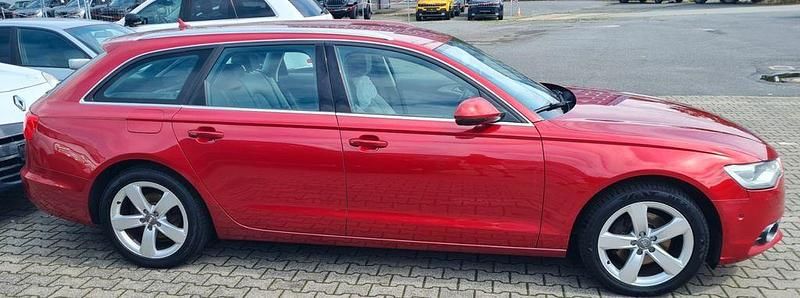 Gebraucht Audi A6 Ambiente 177 PS (130 kW) 2013 Rot Kombi