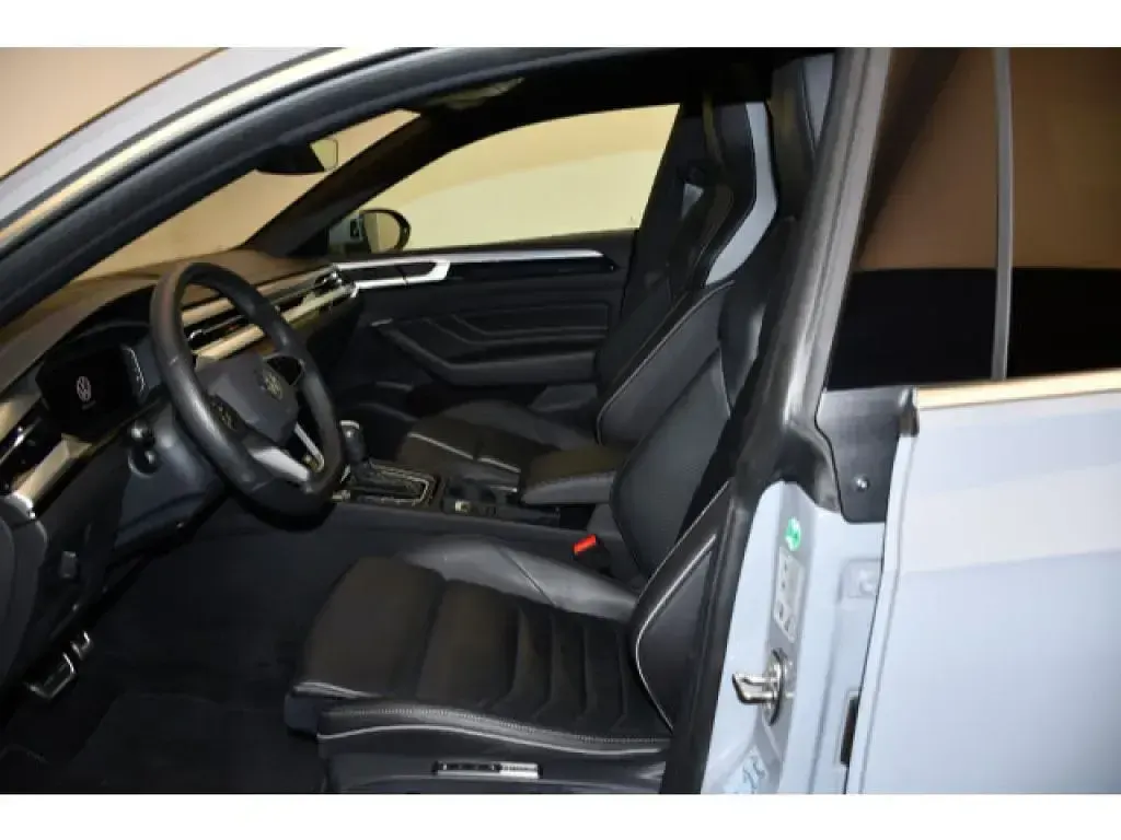 Gebraucht VW Arteon R-line 193 PS (141 kW) 2024 Mondsteingrau Kombi