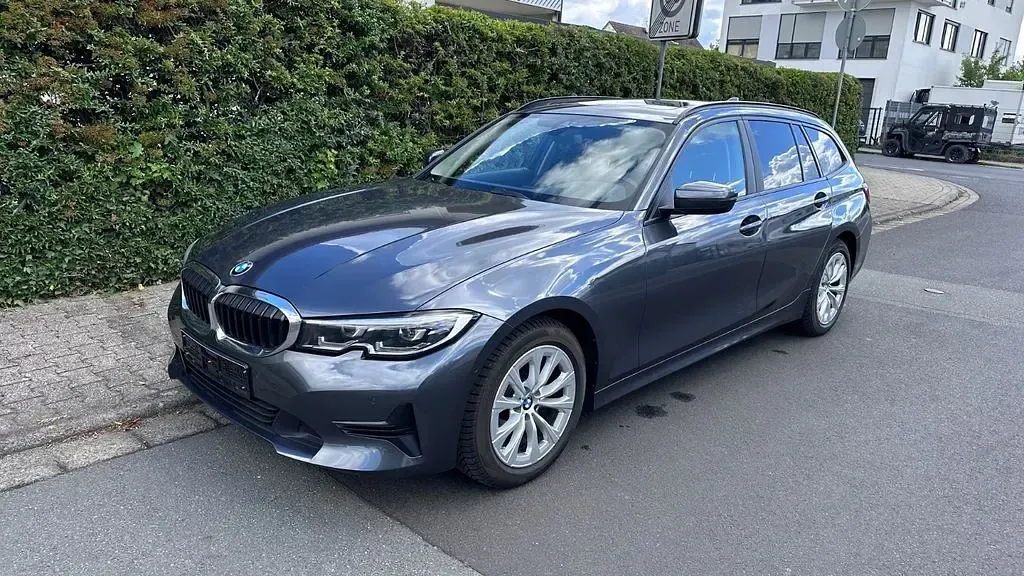 Gebraucht BMW 318 Advantage 150 PS (110 kW) 2021 Mineralgrau Kombi