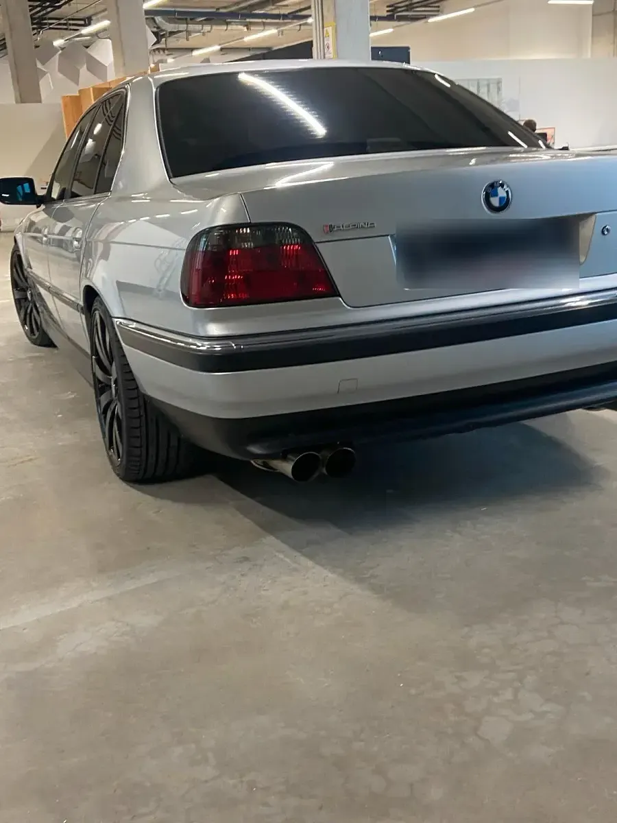 Gebraucht BMW 735 235 PS (172 kW) 1998 Grau Limousine