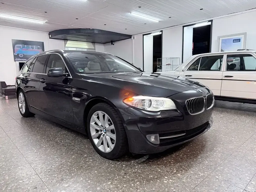 Gebraucht BMW 530 Comfort Edition 258 PS (189 kW) 2012 Grau Kombi
