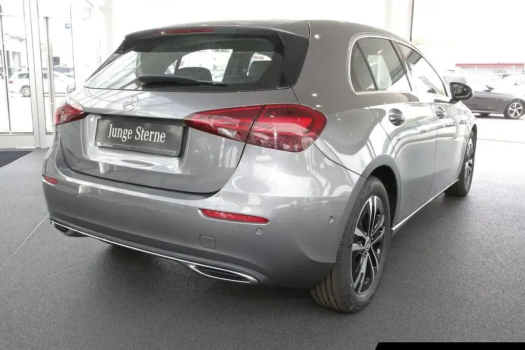 Gebraucht Mercedes A180 Progressive 136 PS (100 kW) 2025 Grau Limousine