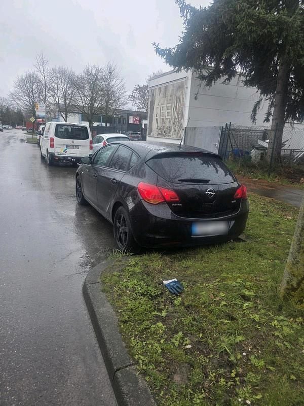 Gebraucht Opel Astra 110 PS (80 kW) 2010 Schwarz Limousine