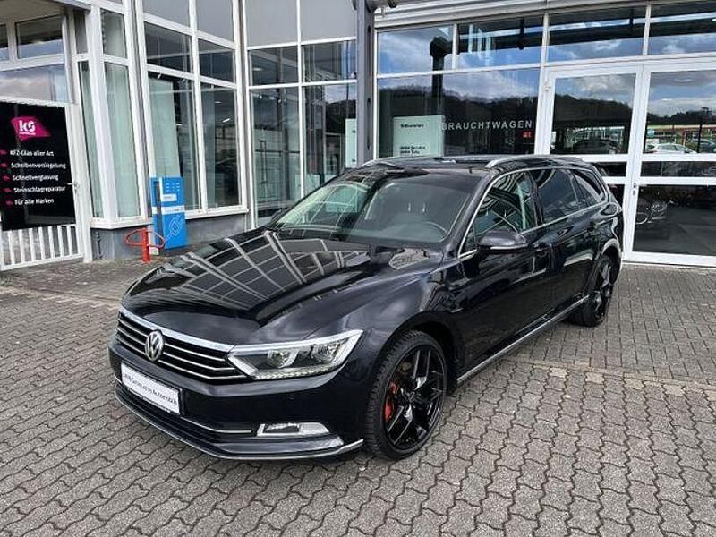 Gebraucht VW Passat Highline 180 PS (132 kW) 2018 Schwarz Kombi