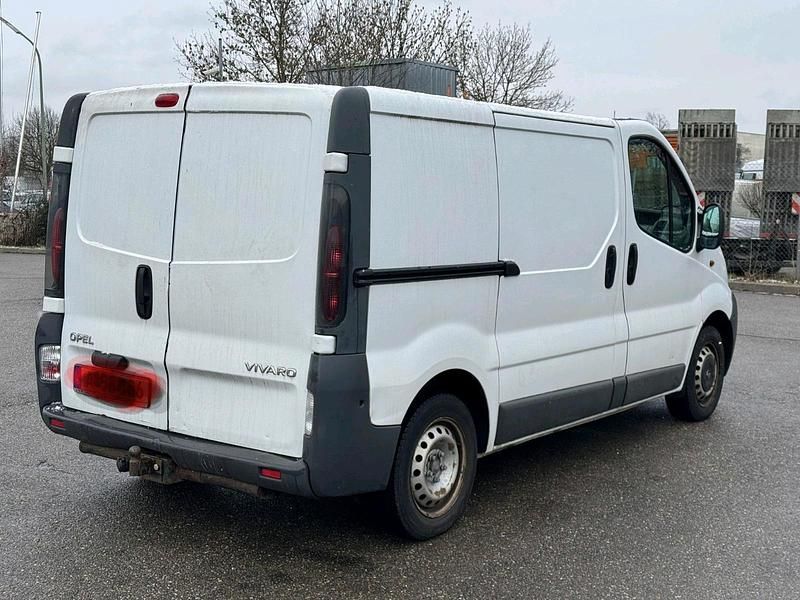 Gebraucht Opel Vivaro 82 PS (60 kW) 2006 Weiß Van / Kleinbus