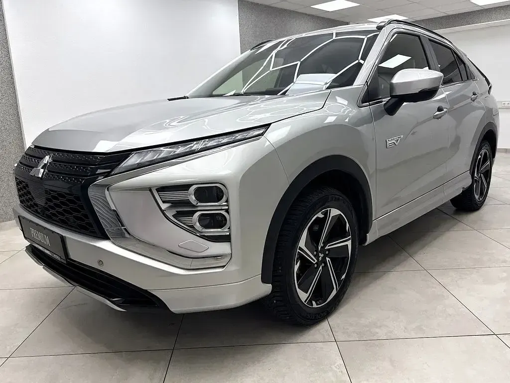 Gebraucht Mitsubishi Eclipse Cross Select 188 PS (138 kW) 2022 Sterlingsilber (metallic) SUV