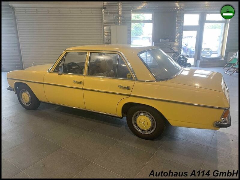 Gebraucht Mercedes W115 143 PS (105 kW) 1973 Gelb Limousine