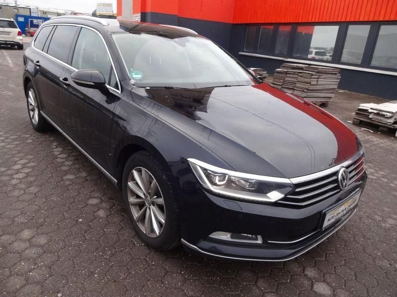 Gebraucht VW Passat Highline 150 PS (110 kW) 2015 Schwarz Kombi