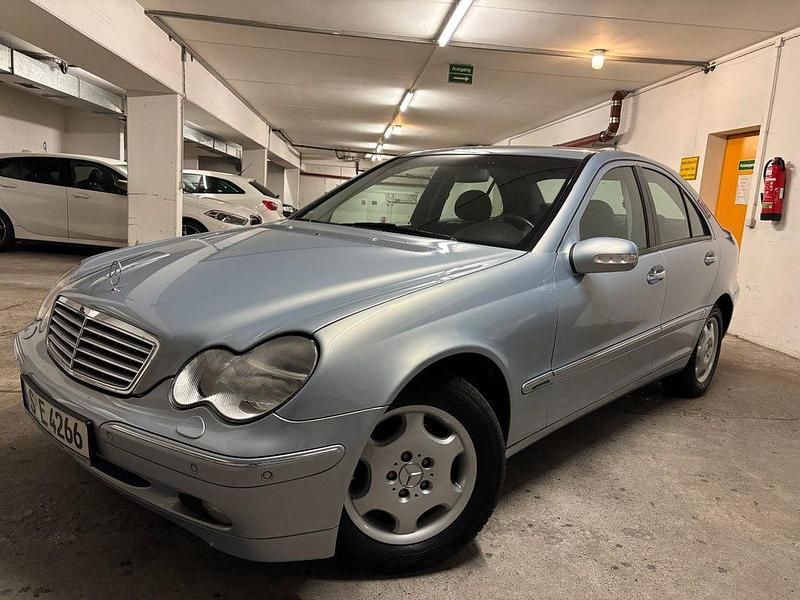 Gebraucht Mercedes C200 Elegance 163 PS (119 kW) 2001 Nuance blau Limousine