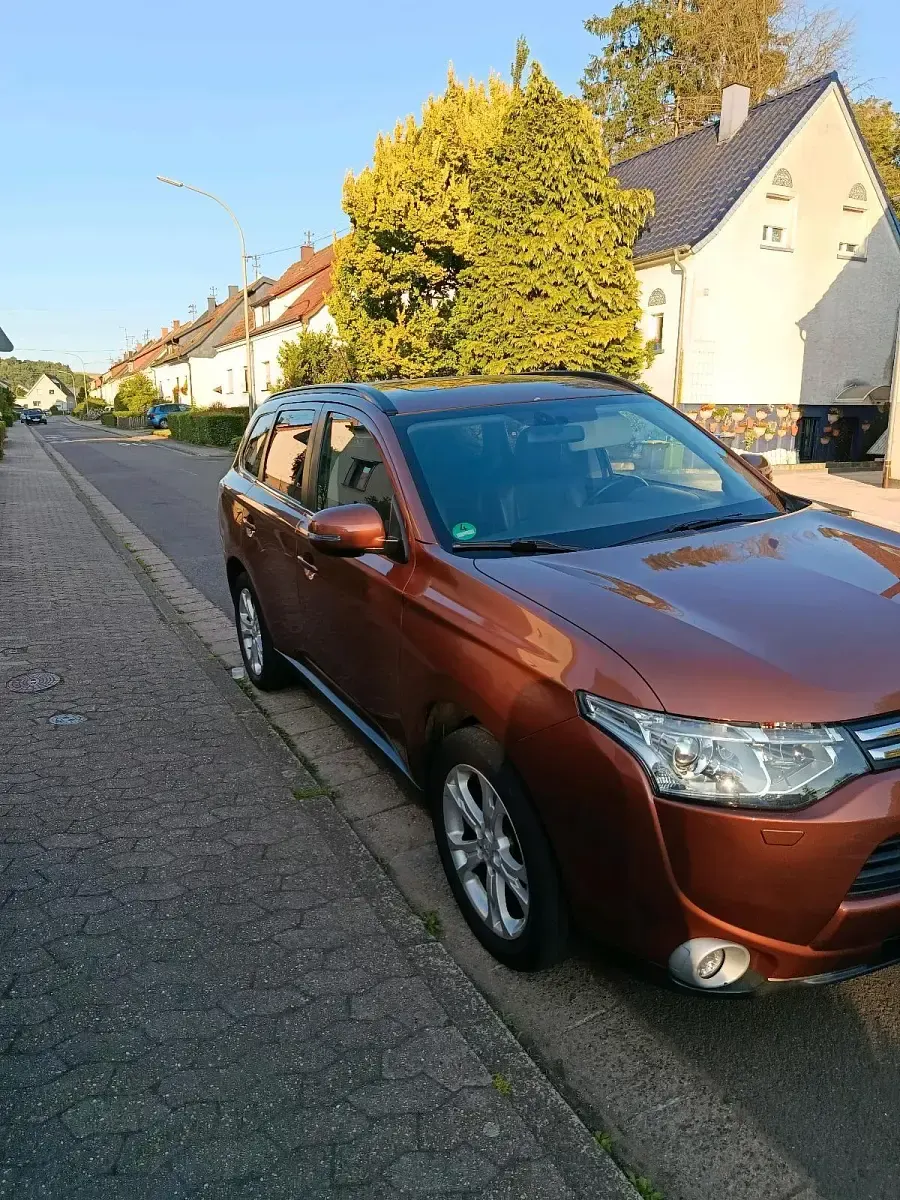 Gebraucht Mitsubishi Outlander Instyle 150 PS (110 kW) 2012 Braun SUV