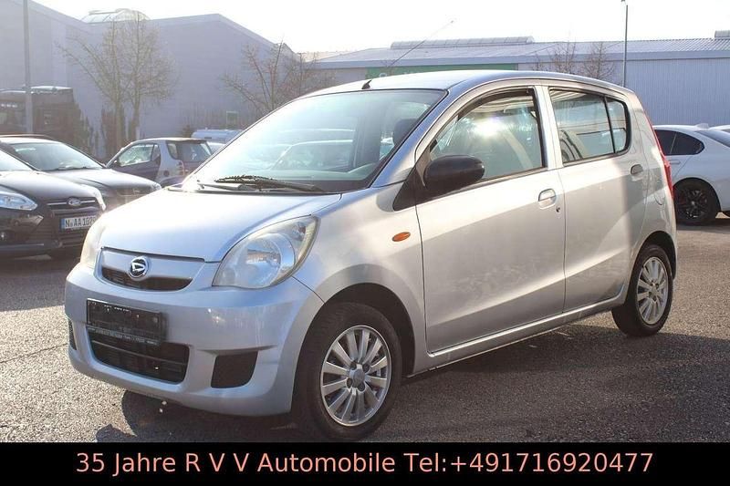 Gebraucht Daihatsu Cuore 69 PS (50 kW) 2012 Silber Kleinwagen