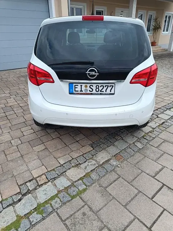 Gebraucht Opel Meriva Color Edition 120 PS (88 kW) 2011 Weiß Van / Kleinbus