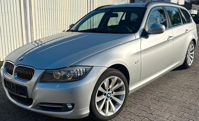 Gebraucht BMW 320 184 PS (135 kW) 2011 Silber Kombi