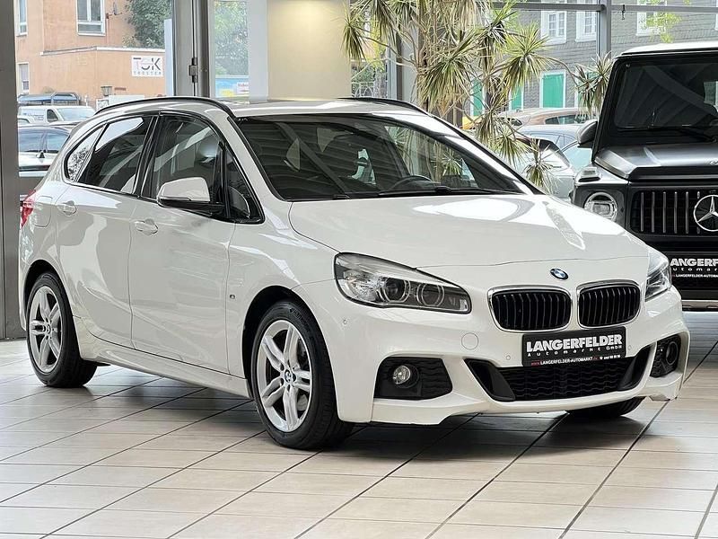 Alpinweiss iii Gebraucht 2016 BMW 220 Active Tourer M Sport Van / Kleinbus | 17.999 € (Etwas zu teuer) - Bild 1/4