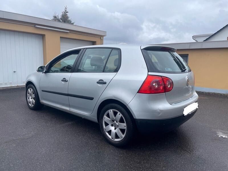 Gebraucht 2004 VW Golf V Kleinwagen | 1.500 € (Guter Preis) - Bild 1/4