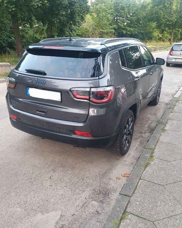 Gebraucht Jeep Compass Limited 179 PS (131 kW) 2021 Grau SUV