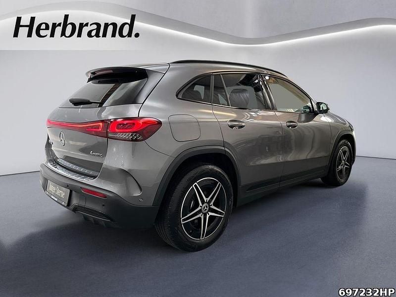 Gebraucht Mercedes EQA300 AMG line 167 kW (228 PS) 2023 Metalliclack mountaingrau SUV