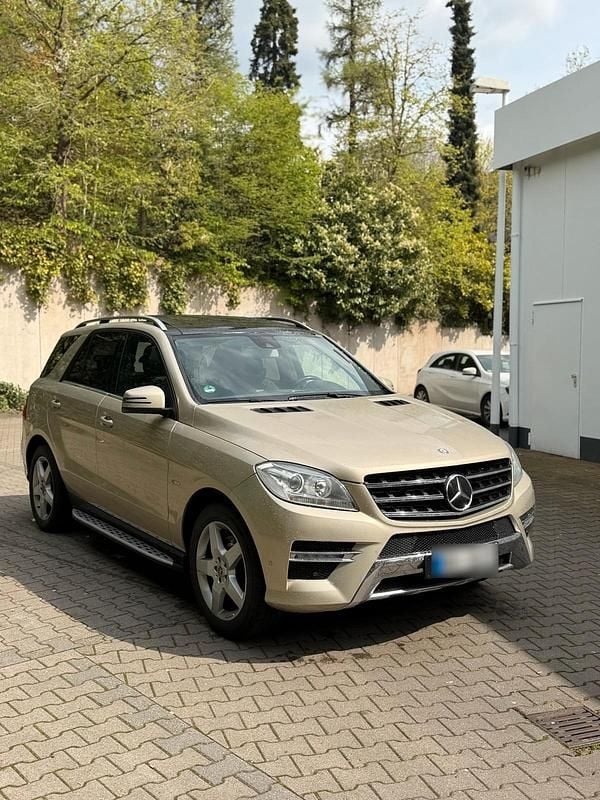 Gebraucht Mercedes ML350 242 PS (177 kW) 2012 Gold SUV