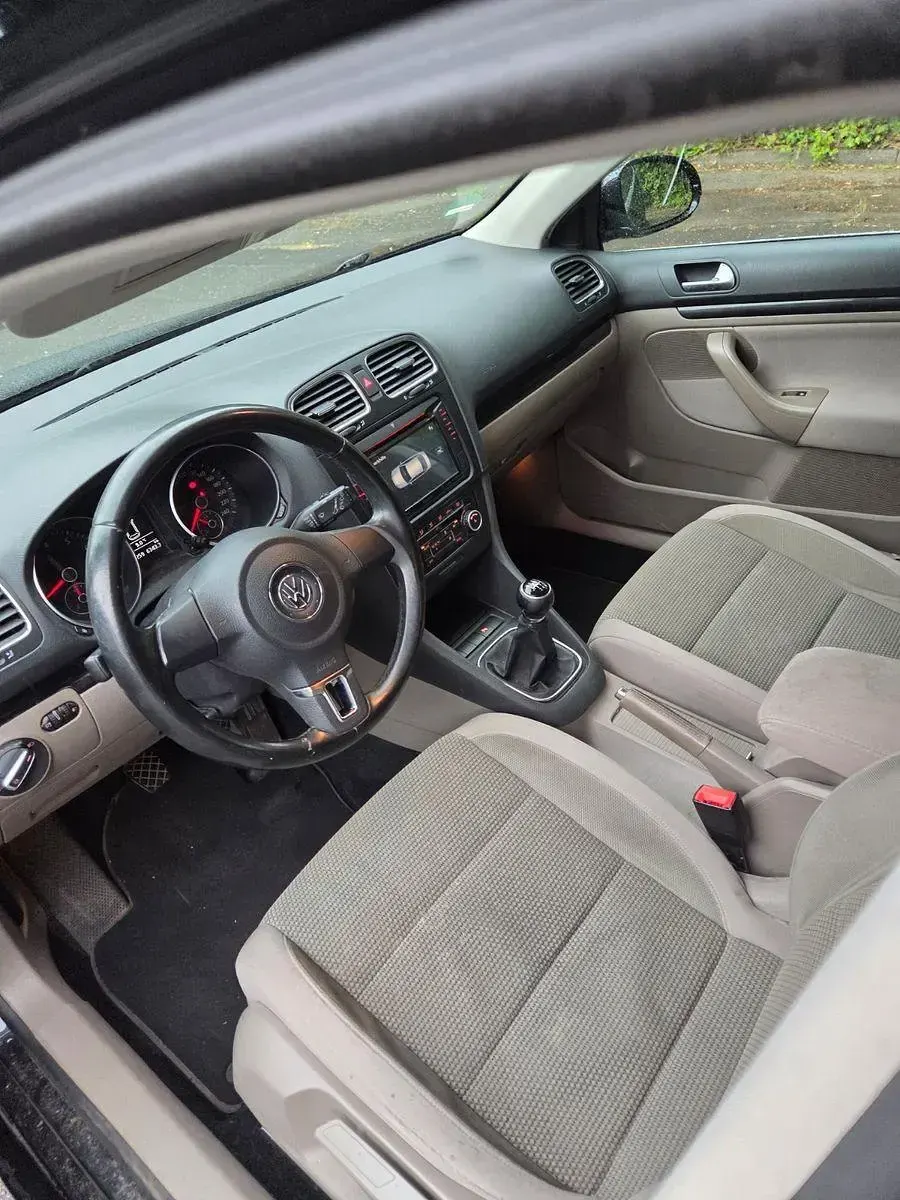 Gebraucht VW Golf VI Comfortline 122 PS (89 kW) 2010 Schwarz Kleinwagen