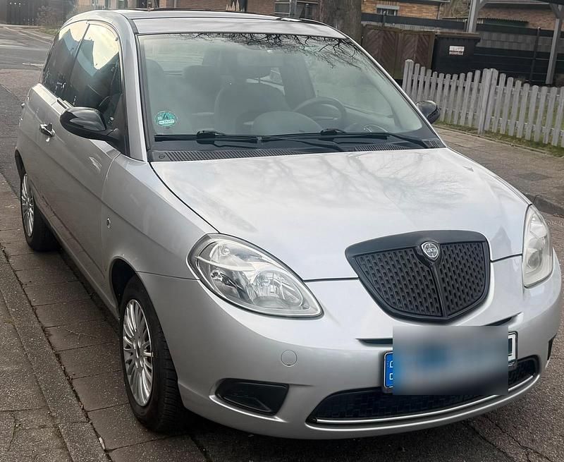 Silber Gebraucht 2008 Lancia Ypsilon Kleinwagen | 2.750 € (Fairer Preis) - Bild 1/4