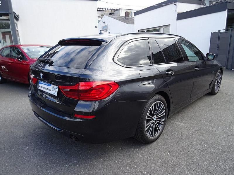 Gebraucht BMW 530 Sport Line 265 PS (194 kW) 2018 Sophistograu brillanteffekt me Kombi