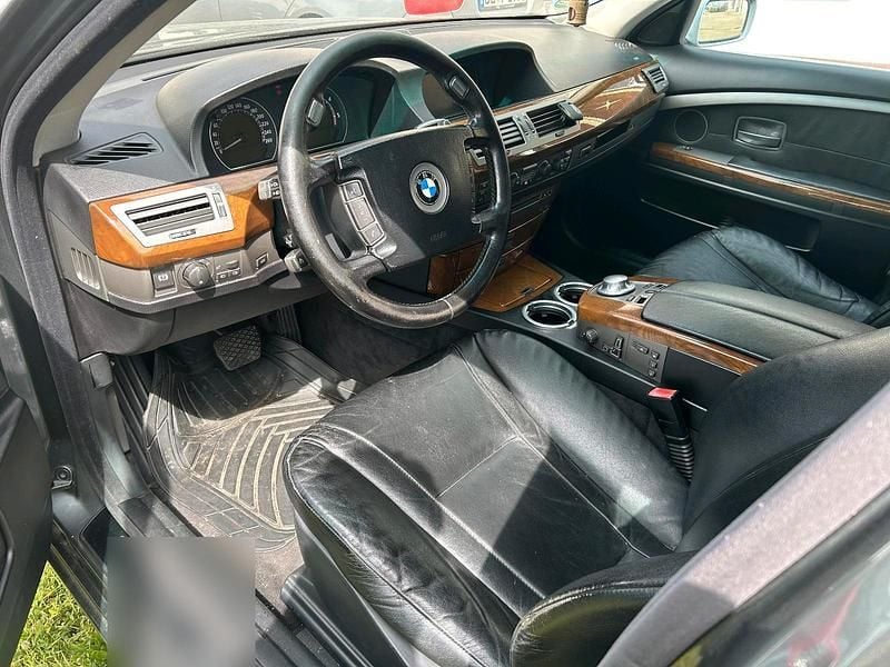 Second-hand BMW 730 258 CP (189 kW) 2004 Gri Berlinǎ