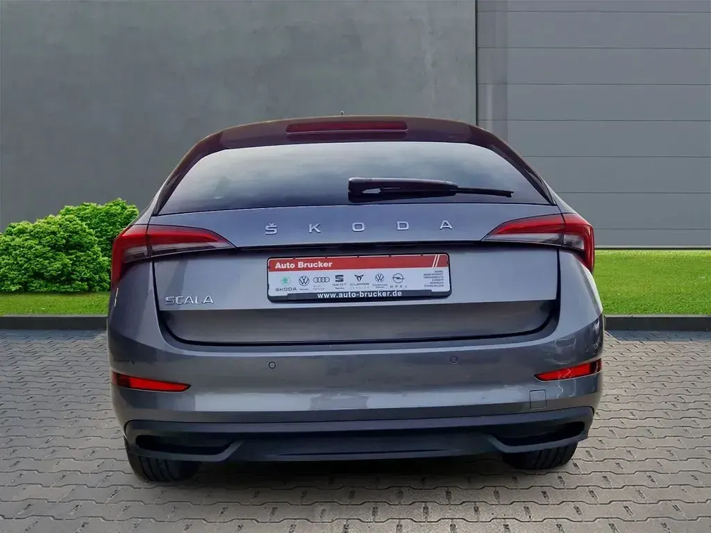 Gebraucht Skoda Scala Tour 110 PS (80 kW) 2022 Grau Kleinwagen