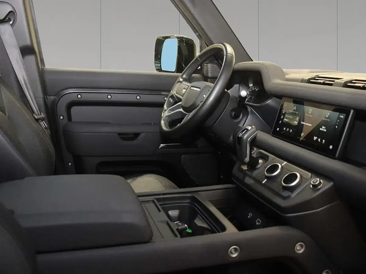 Gebraucht Land Rover Defender SE Dynamic 304 PS (223 kW) 2023 Carpathian grey SUV