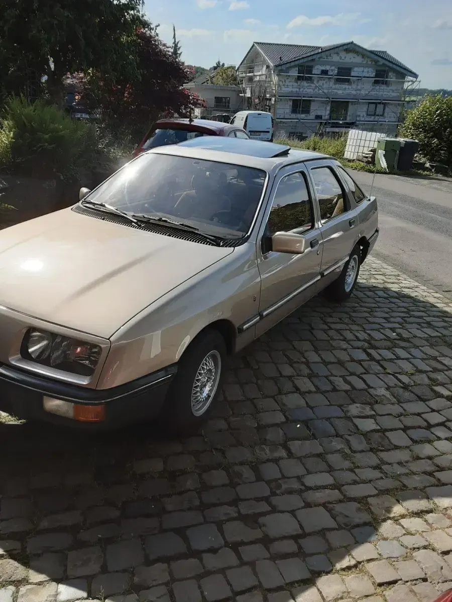 Gebraucht Ford Sierra 90 PS (66 kW) 1983 Gold Limousine