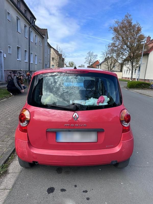 Second-hand Renault Modus 75 CP (55 kW) 2005 Roșu Monovolum