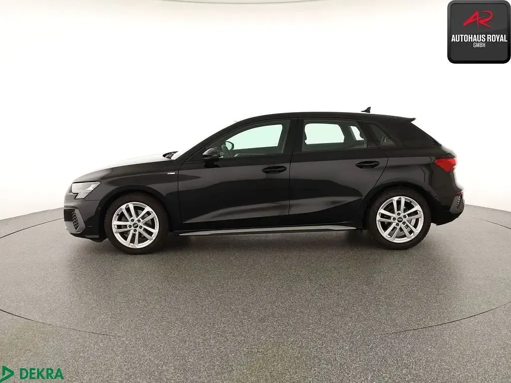 Używany Audi A3 S-Line 116 KM (85 kW) 2022 Czarny Sedan/Limuzyna