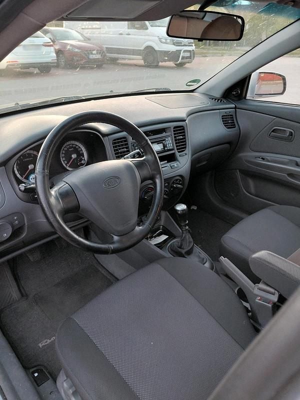 Usata Kia Rio 97 CV (71 kW) 2006 Utilitaria