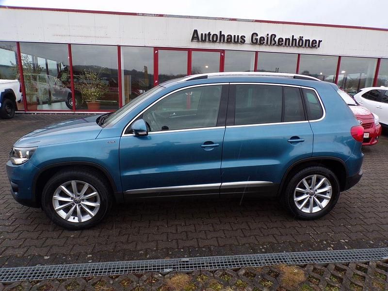 Gebraucht VW Tiguan LOUNGE 160 PS (117 kW) 2015 Blau SUV