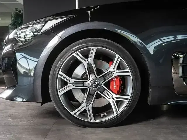 Gebraucht Kia Stinger GT 370 PS (272 kW) 2019 (p2m) panthera metal Kleinwagen