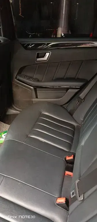 Gebraucht Mercedes E220 Edition 170 PS (125 kW) 2014 Weiß Limousine