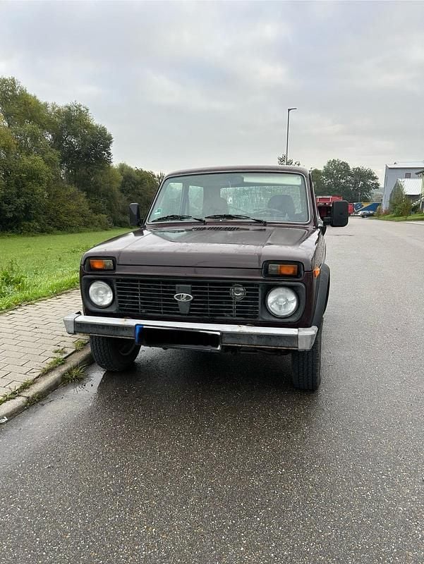 Rot Gebraucht 2007 Lada niva SUV | 4.899 € (Fairer Preis) - Bild 1/4