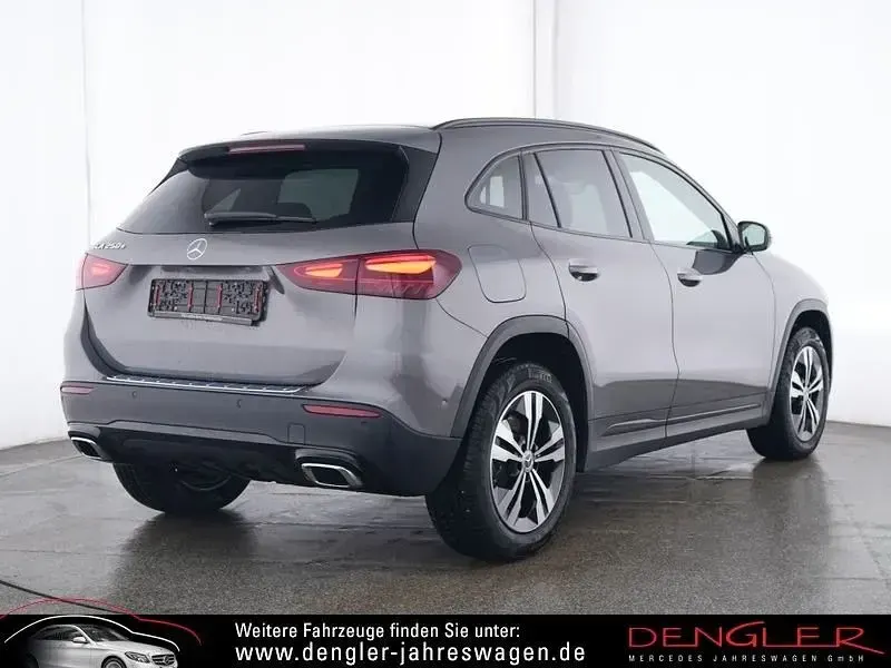 Gebraucht Mercedes GLA250 Progressive 160 PS (117 kW) 2024 Grau SUV