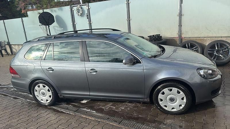 Gebraucht VW Golf VI Comfortline 105 PS (77 kW) 2009 Grau Kleinwagen